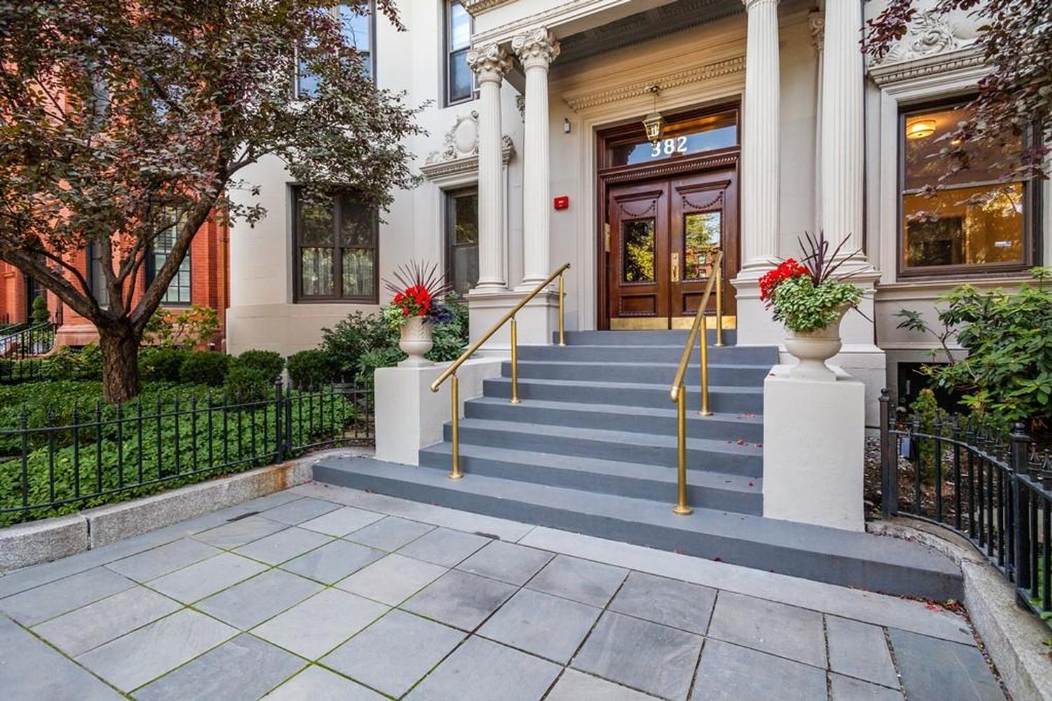 382 Commonwealth Ave. 11 Boston Back Bay, MA 02116 MLSID 114996