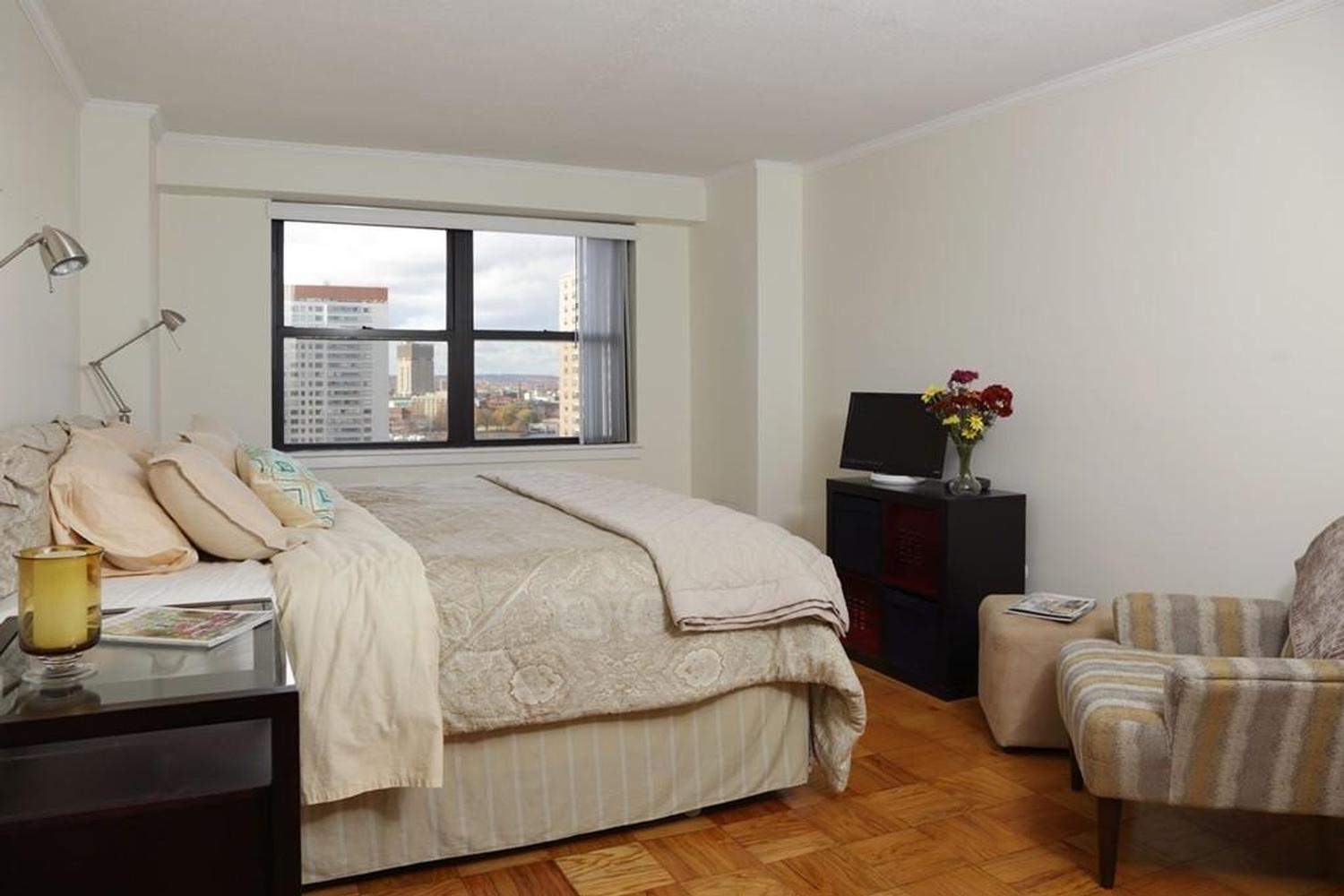 9 Hawthorne Place 15R Boston Midtown, MA 02114 MLSID 114863